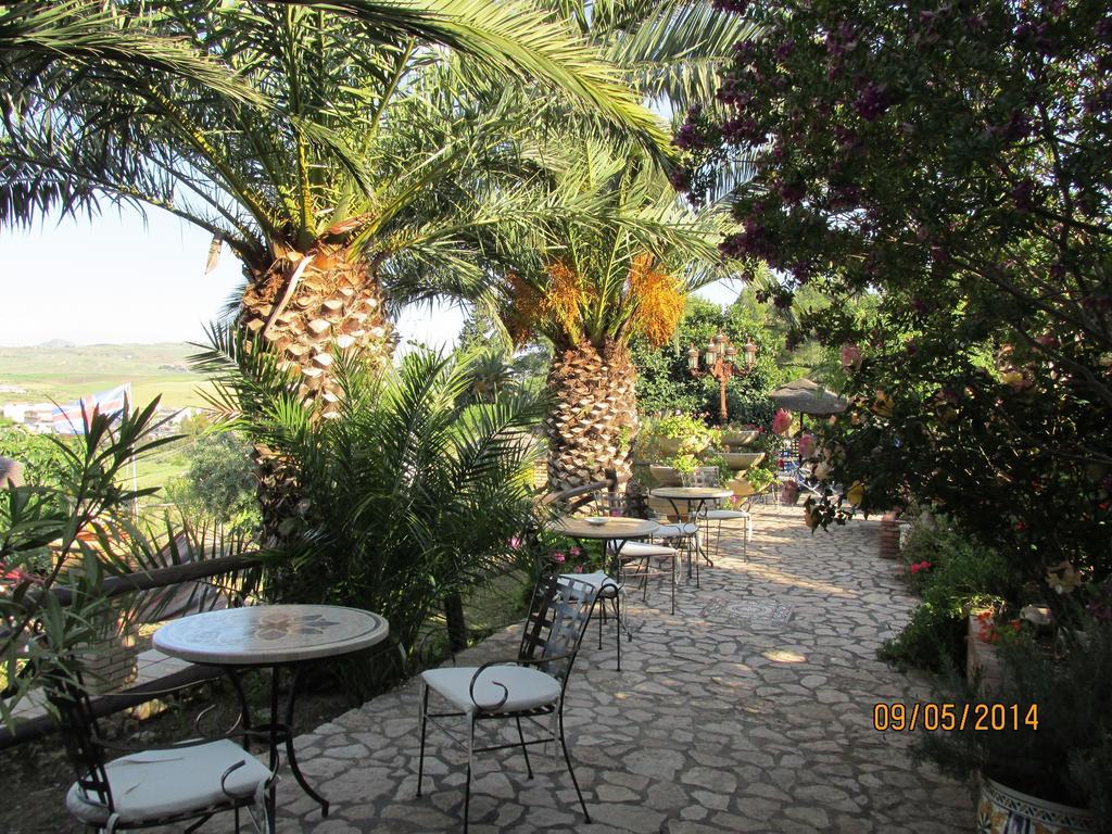 Agriturismo Reggia Saracena Агридженто Екстериор снимка