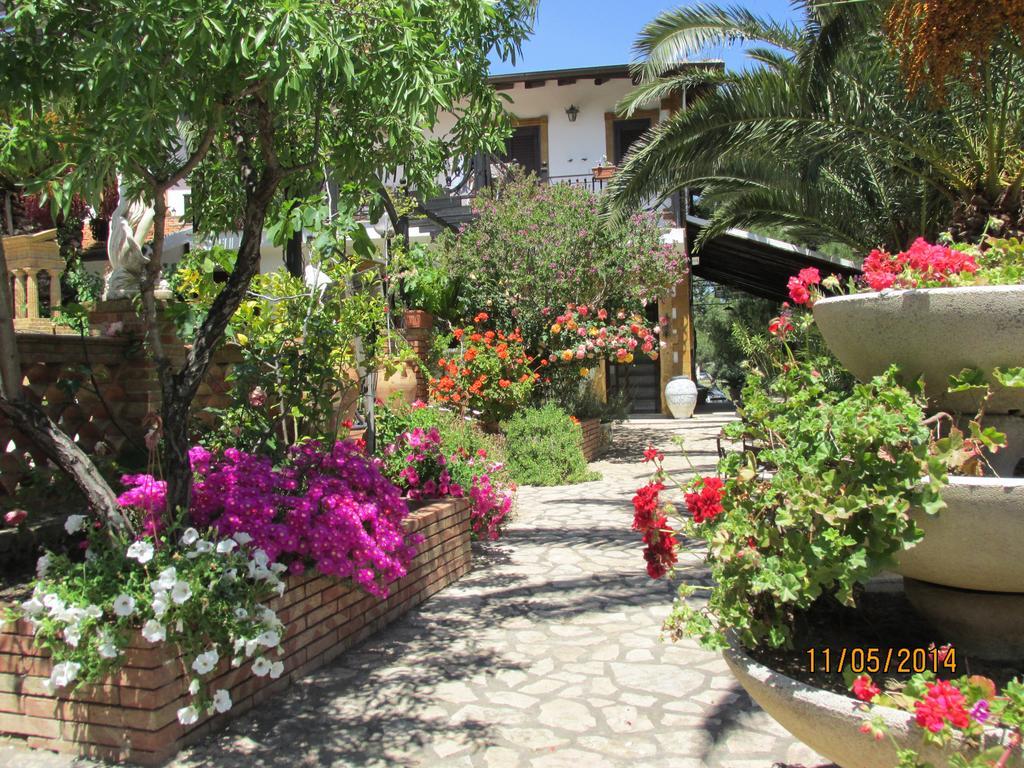 Agriturismo Reggia Saracena Агридженто Екстериор снимка
