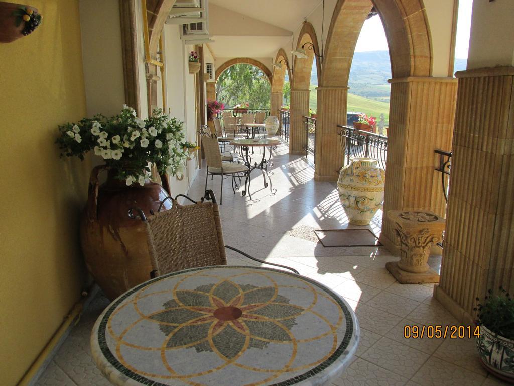 Agriturismo Reggia Saracena Агридженто Екстериор снимка