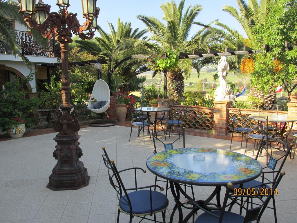 Agriturismo Reggia Saracena Агридженто Екстериор снимка