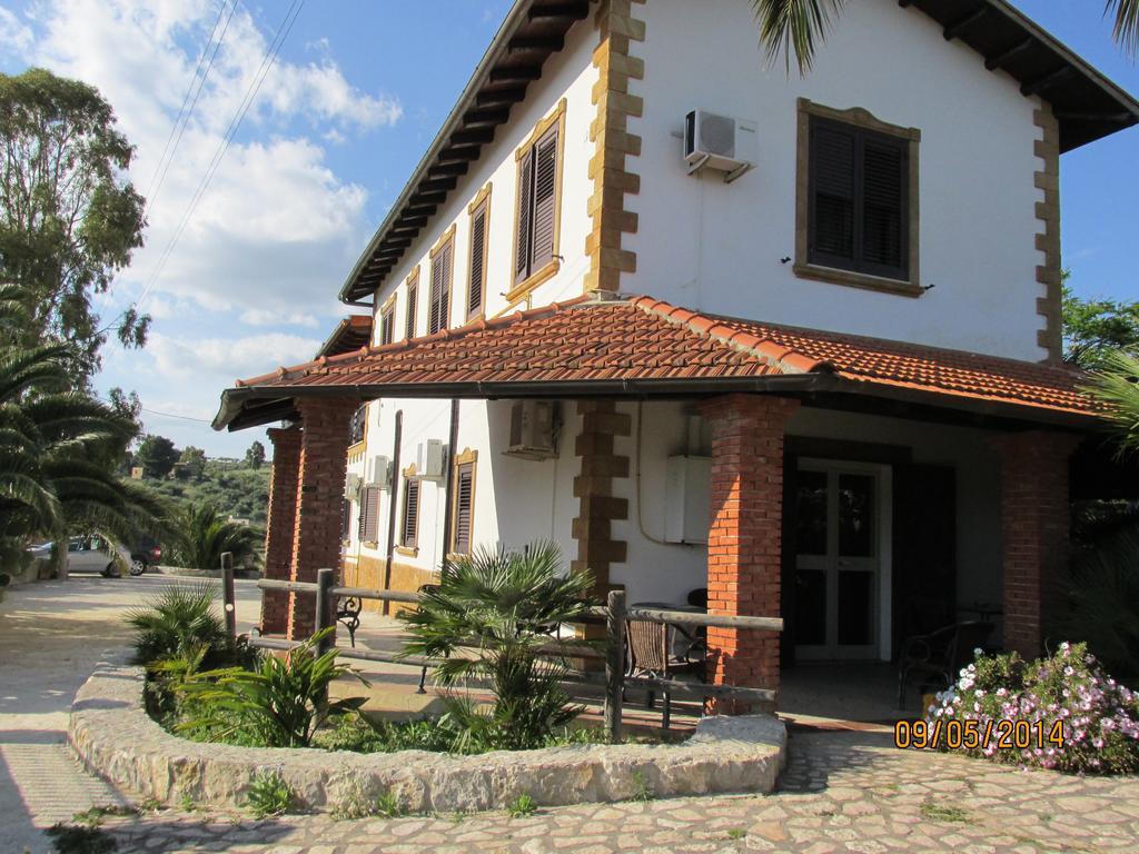 Agriturismo Reggia Saracena Агридженто Екстериор снимка