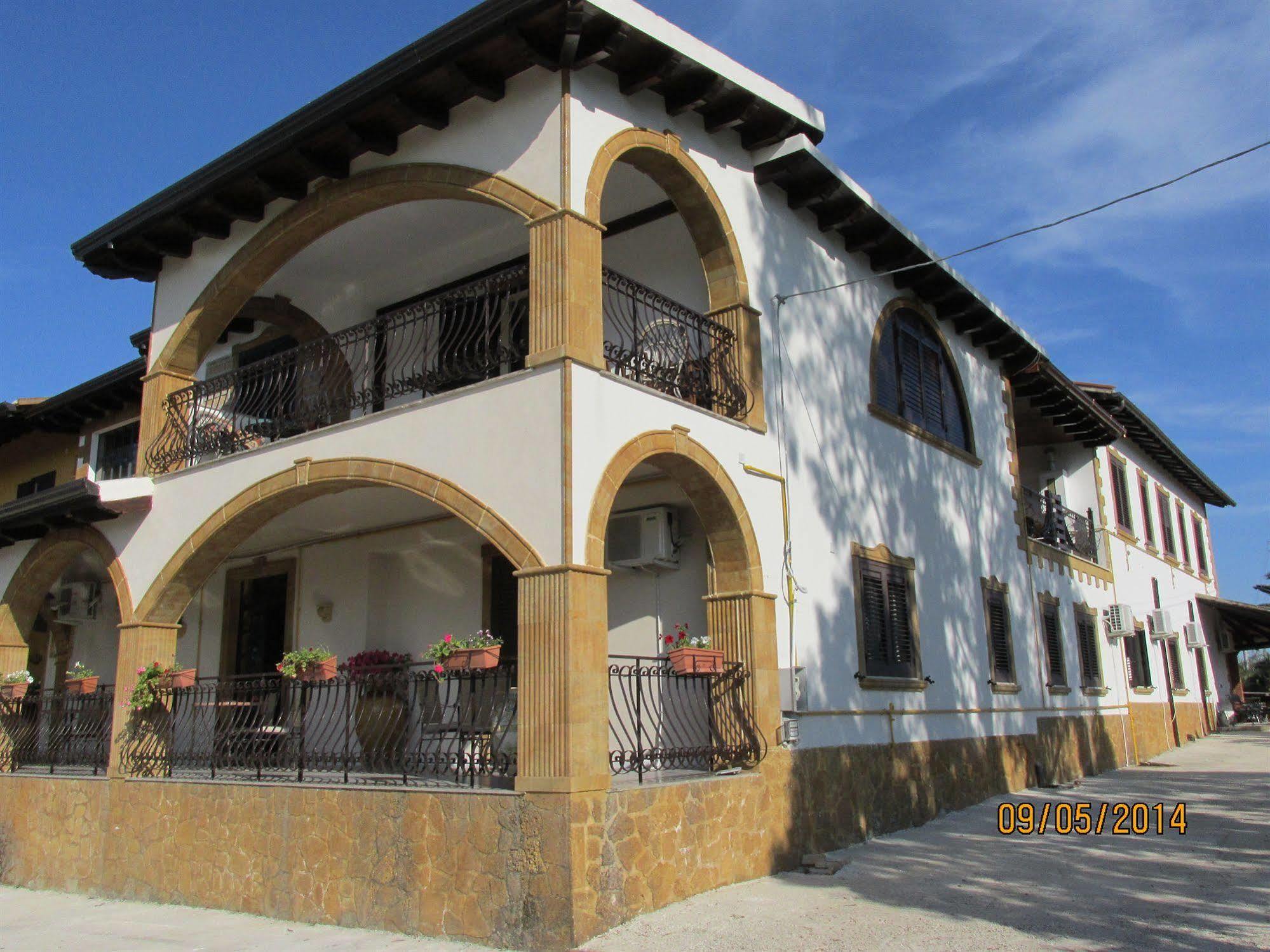 Agriturismo Reggia Saracena Агридженто Екстериор снимка