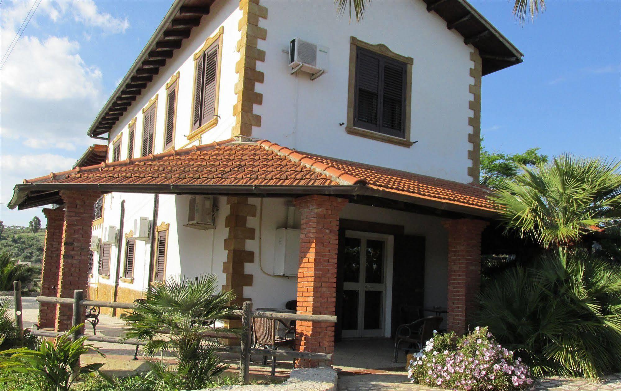 Agriturismo Reggia Saracena Агридженто Екстериор снимка