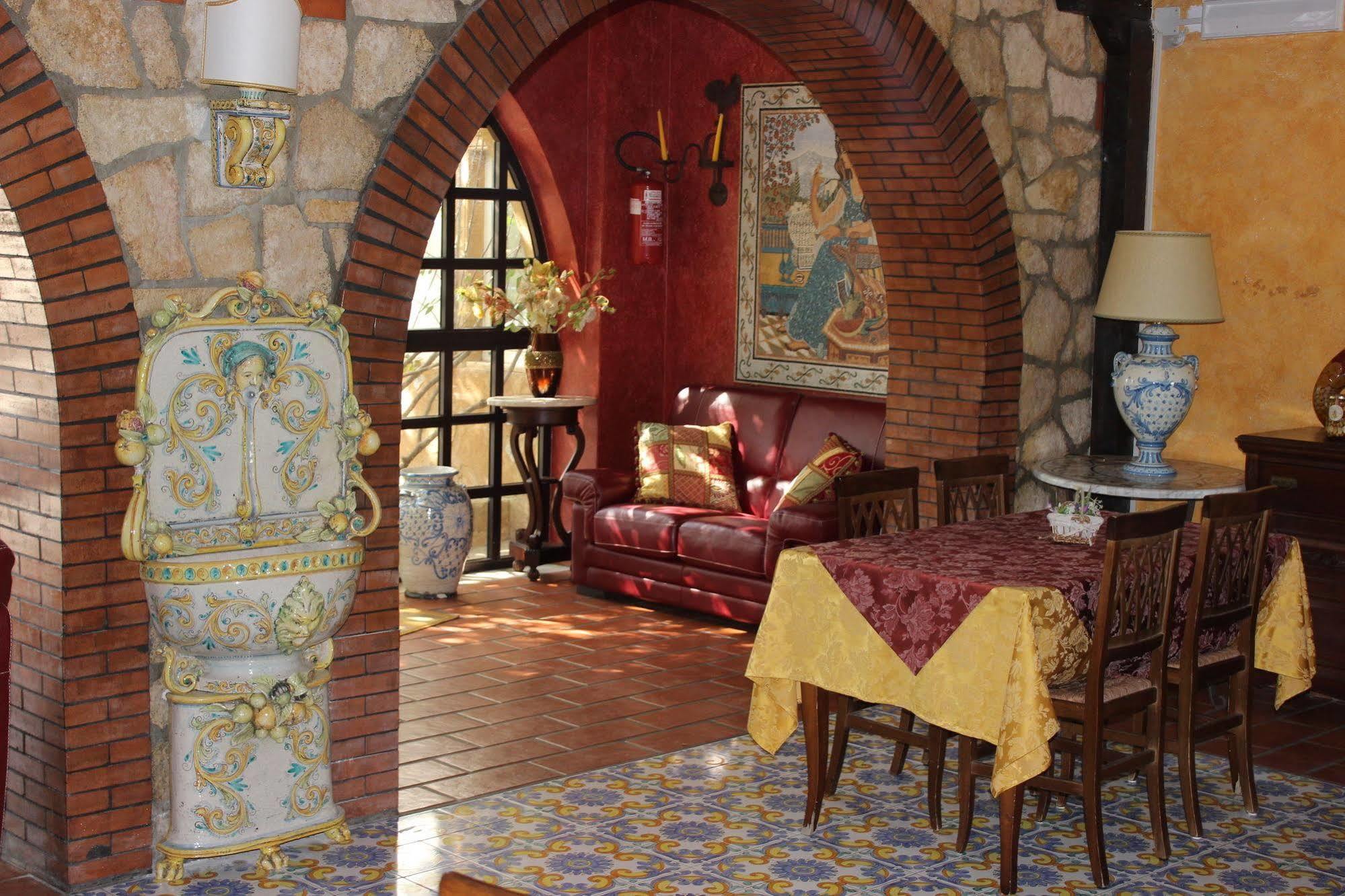 Agriturismo Reggia Saracena Агридженто Екстериор снимка