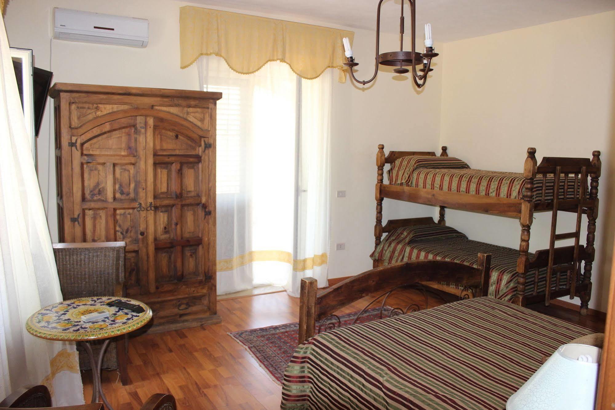 Agriturismo Reggia Saracena Агридженто Екстериор снимка